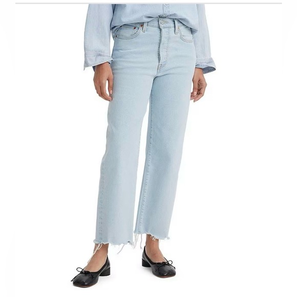 Levi's Denim - Levi's Light Wash Distressed Ribcage Ankle Jeans Size 28